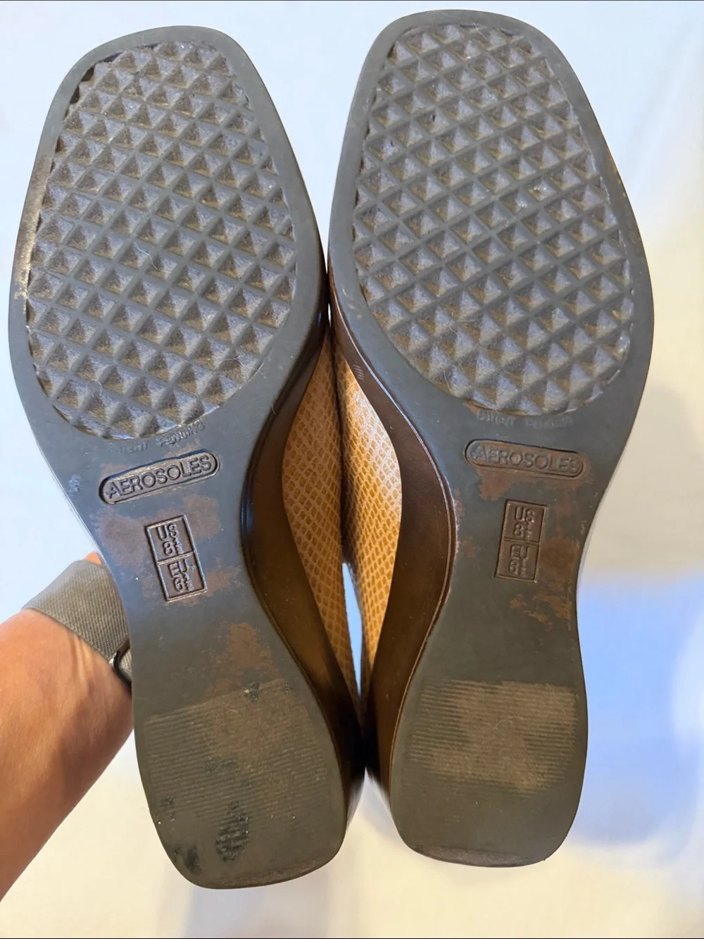 Aerosoles Beige Snakeskin Embossed Women's Slip On Wedged Loafers Size 8.5